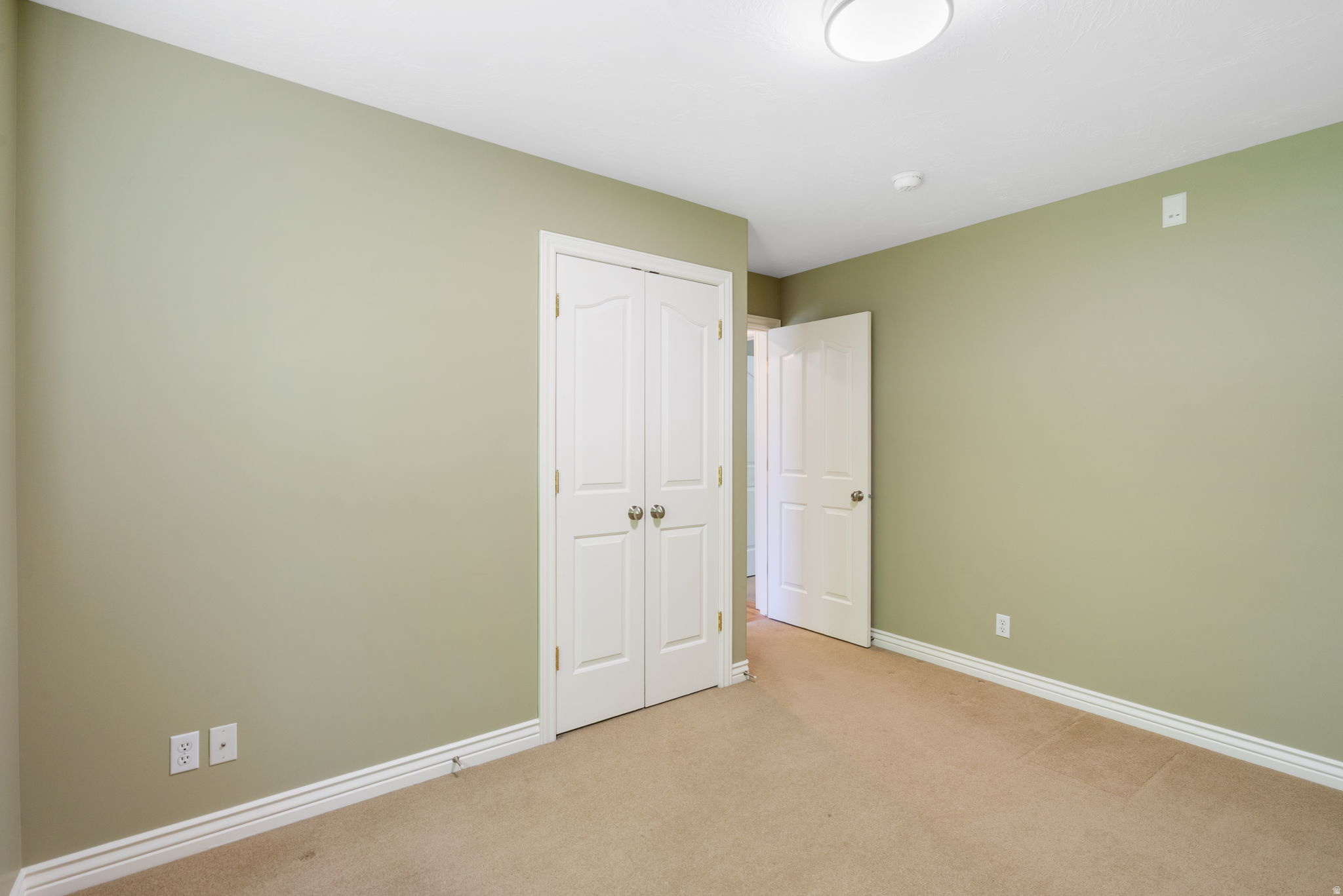 313 E GOLDEN PHEASANT DR