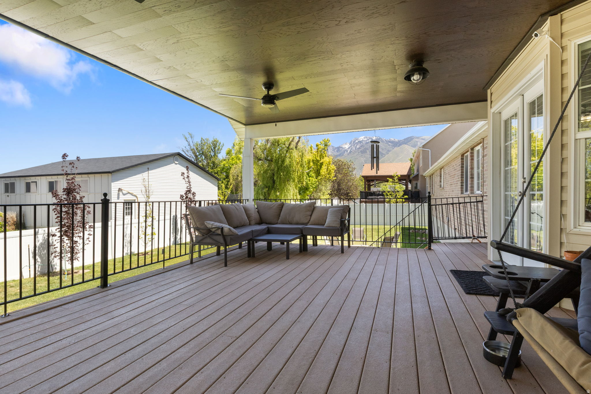 313 E GOLDEN PHEASANT DR
