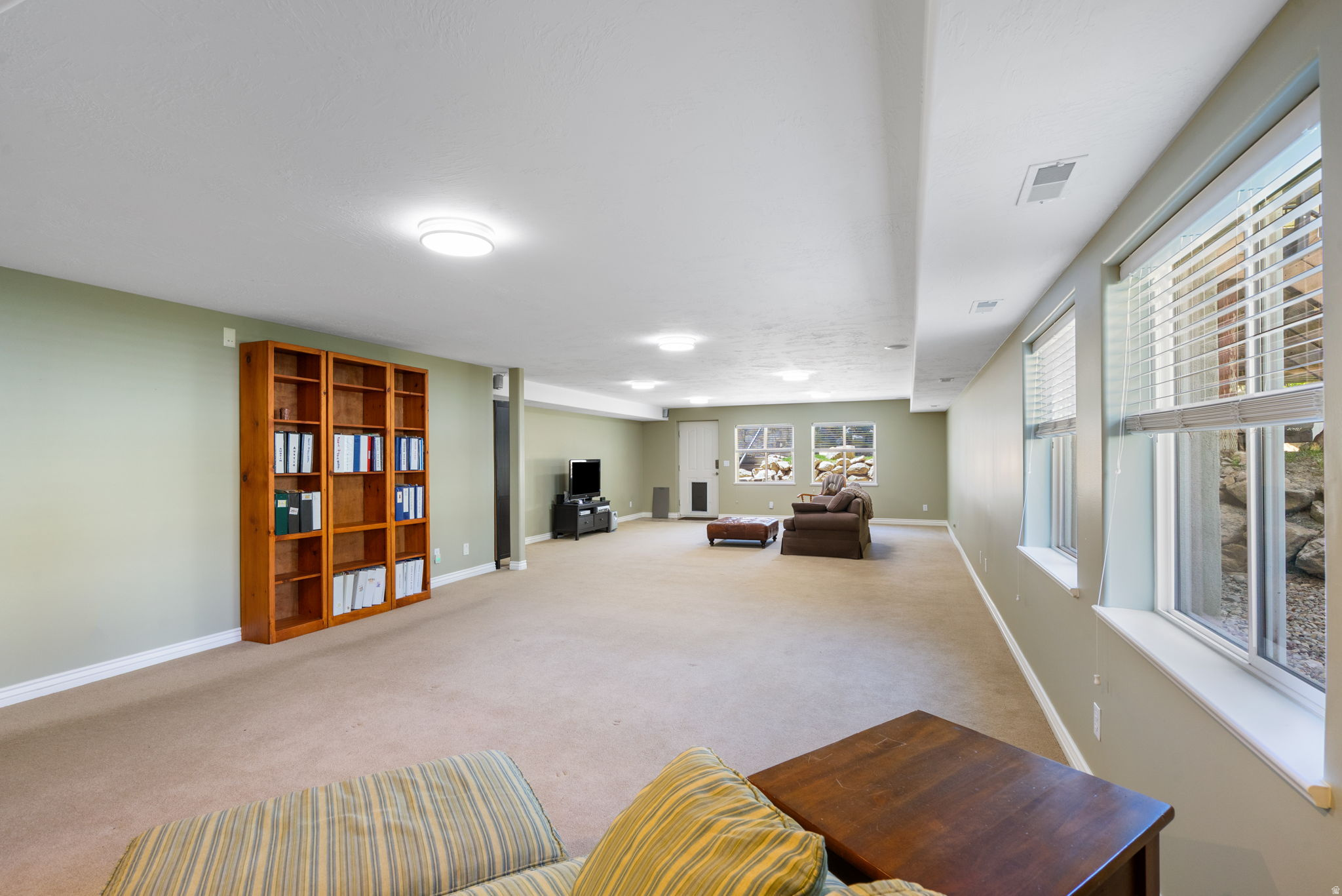 313 E GOLDEN PHEASANT DR