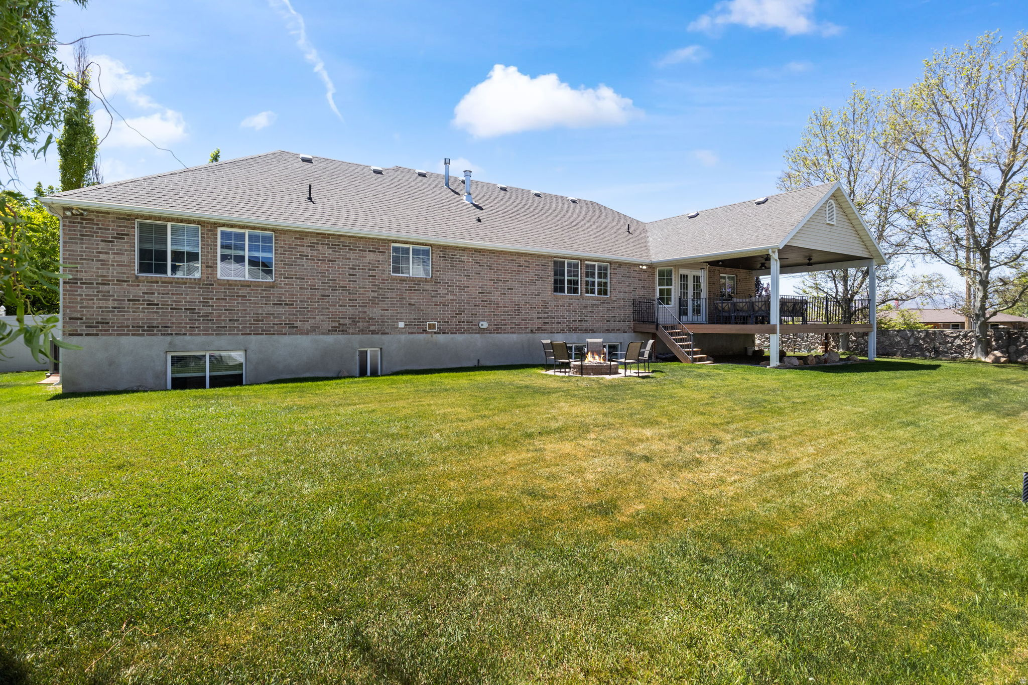 313 E GOLDEN PHEASANT DR
