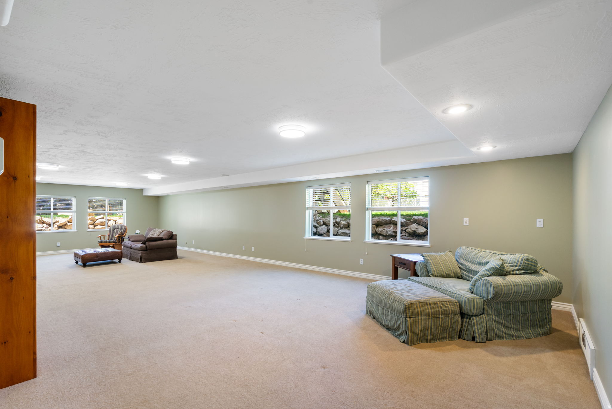 313 E GOLDEN PHEASANT DR