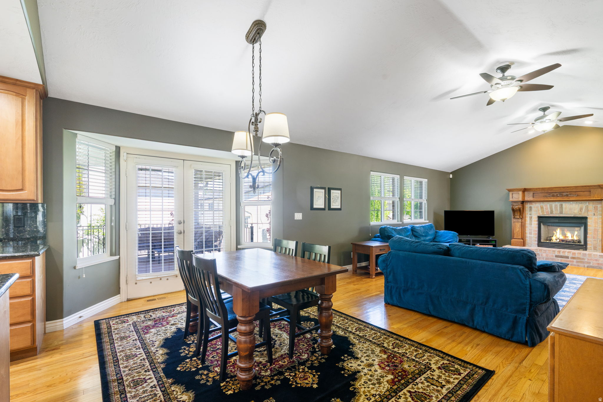313 E GOLDEN PHEASANT DR