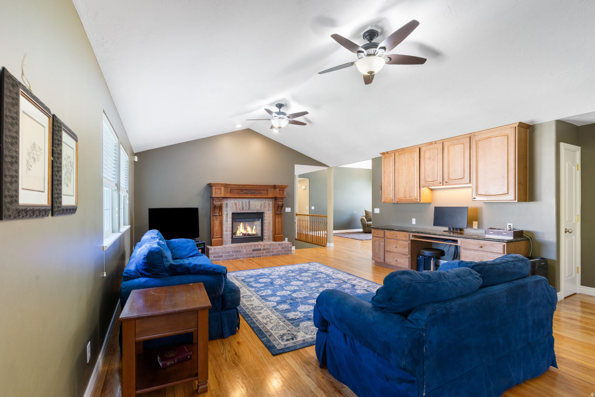 313 E GOLDEN PHEASANT DR