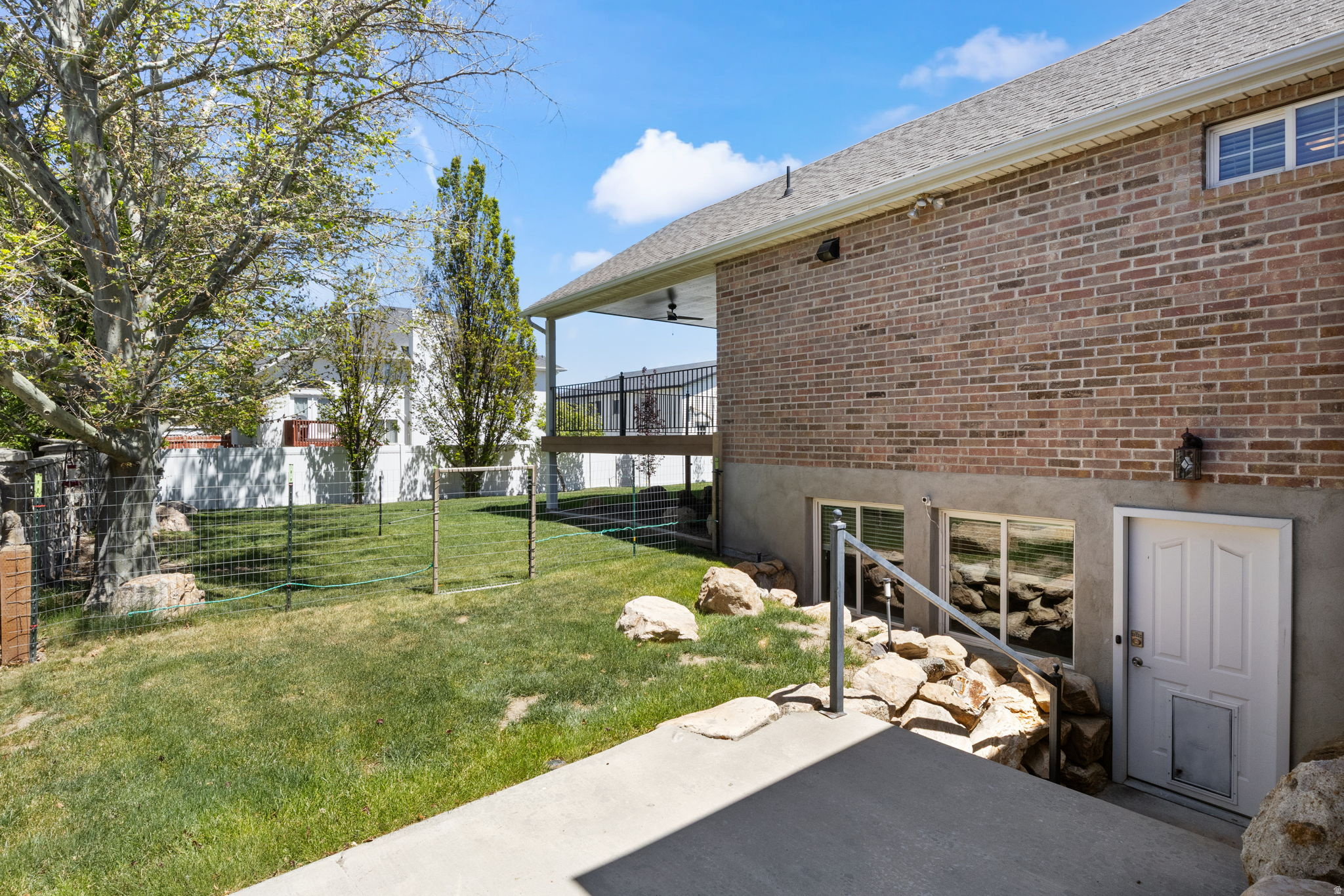 313 E GOLDEN PHEASANT DR