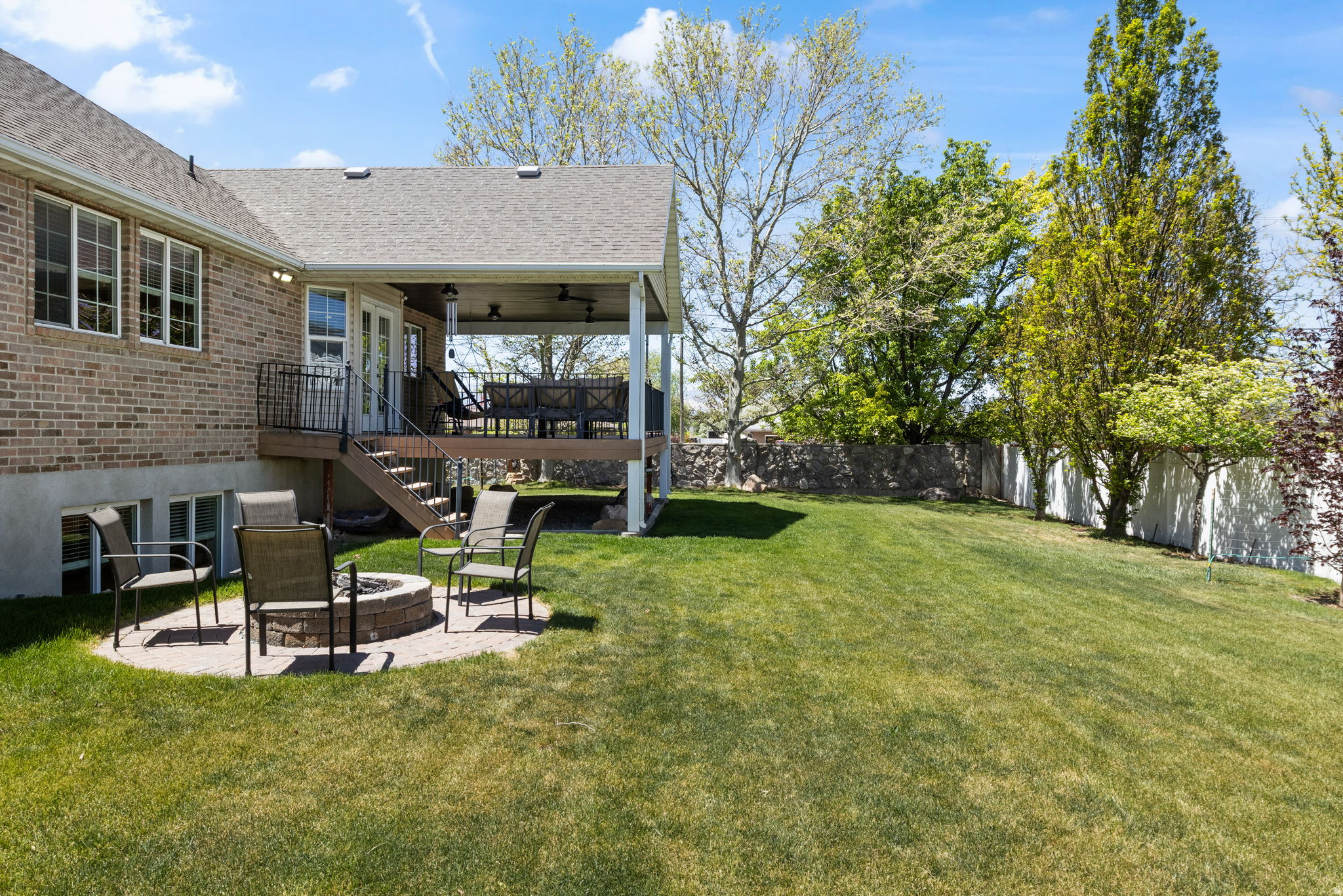 313 E GOLDEN PHEASANT DR