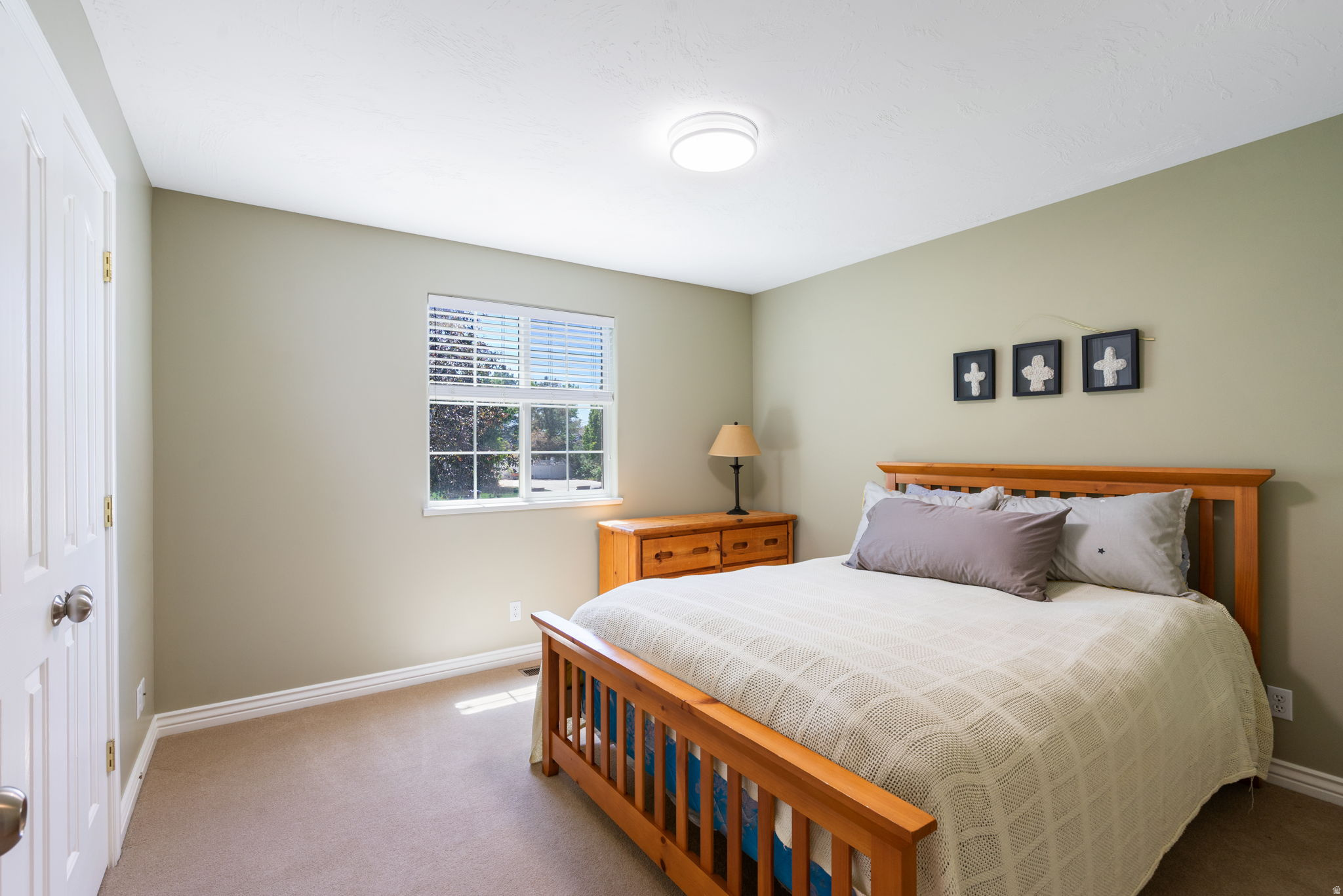 313 E GOLDEN PHEASANT DR