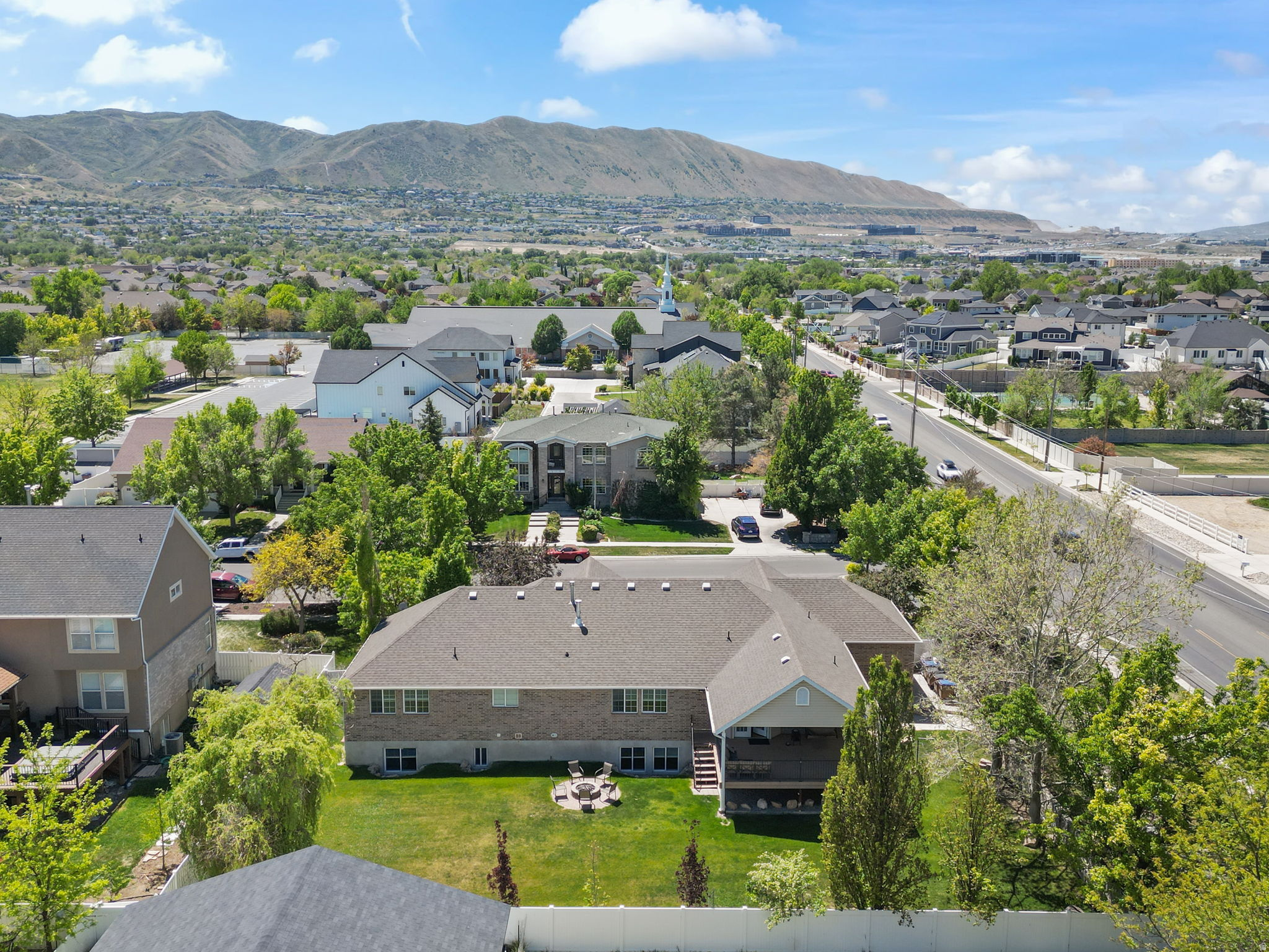313 E GOLDEN PHEASANT DR