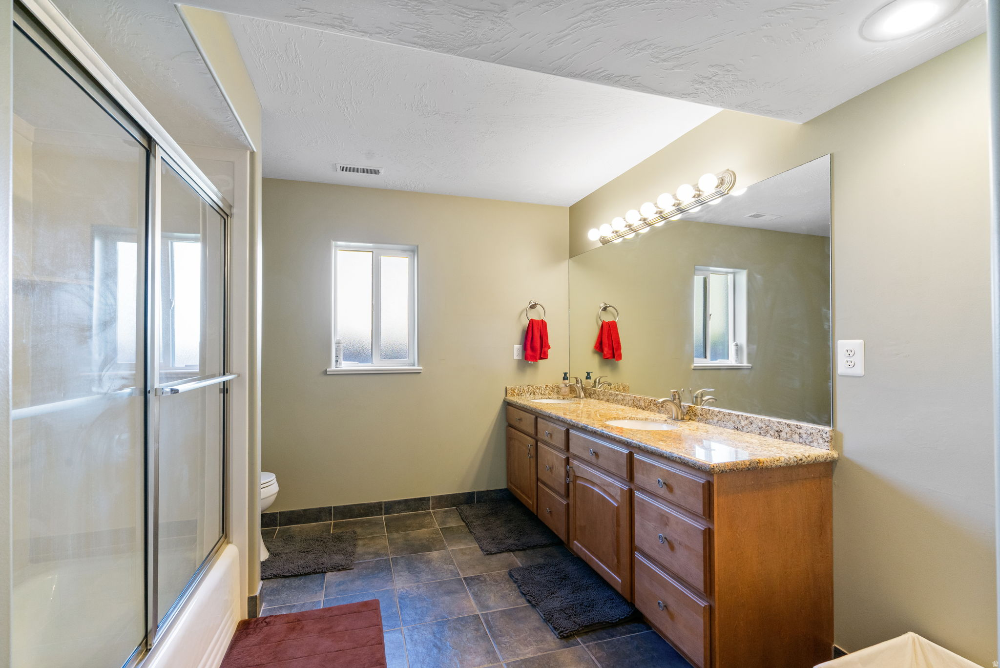 313 E GOLDEN PHEASANT DR