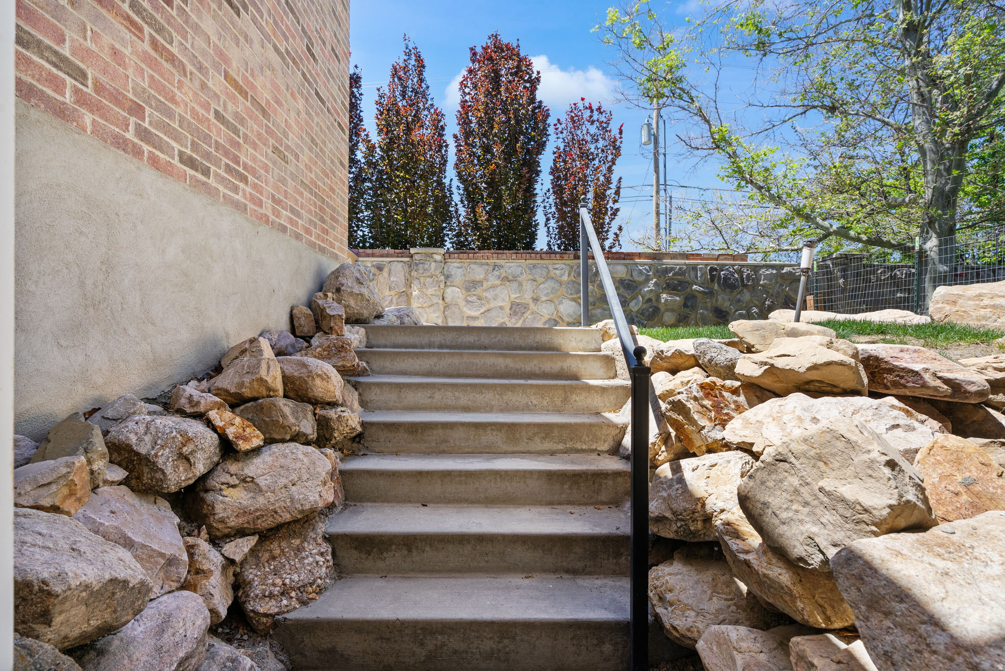 313 E GOLDEN PHEASANT DR