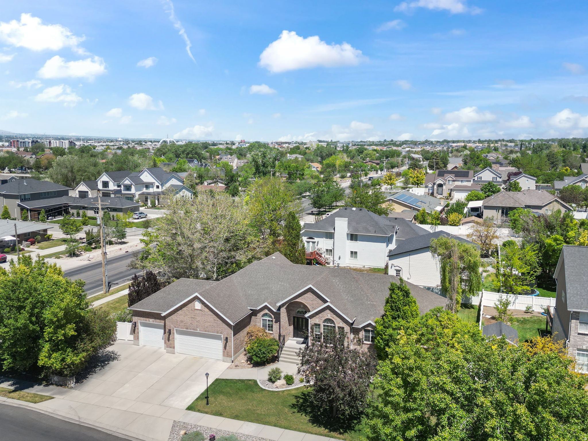 313 E GOLDEN PHEASANT DR