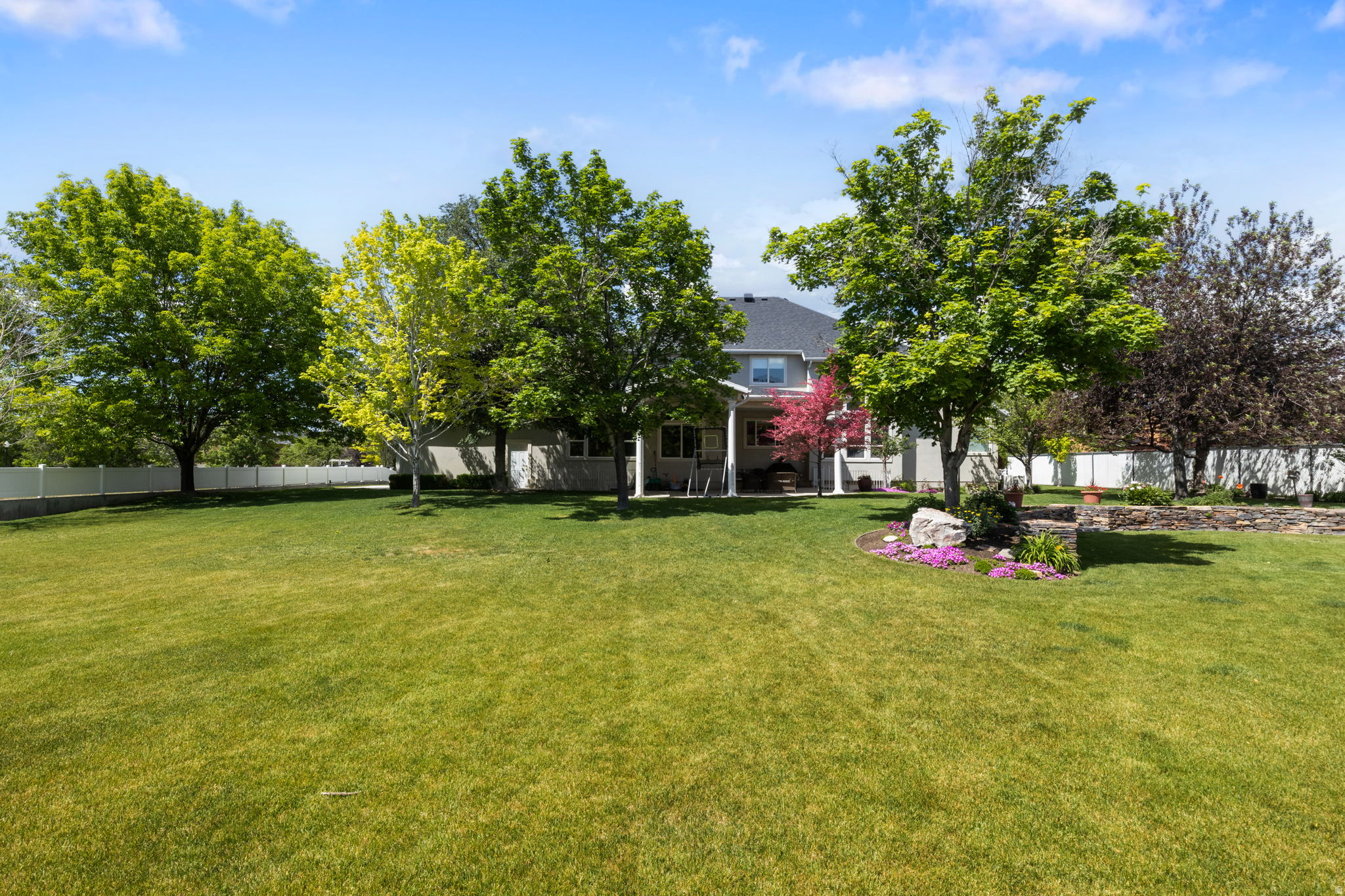 1244 E WALDEN LN