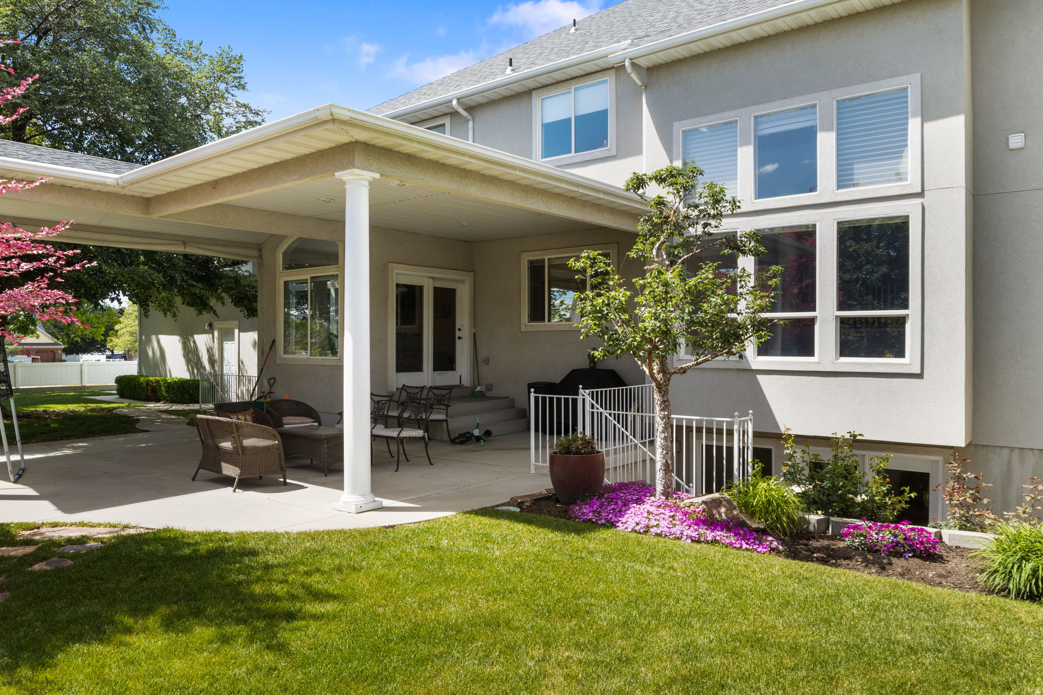 1244 E WALDEN LN