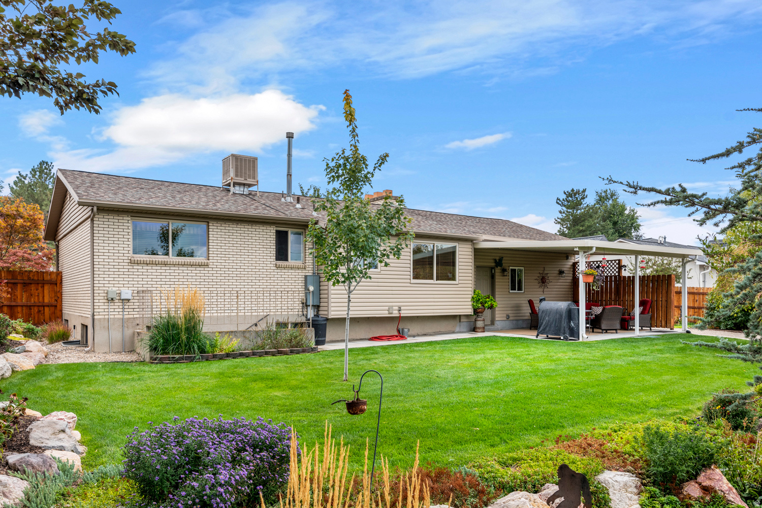 835 E CANYON BREEZE LN