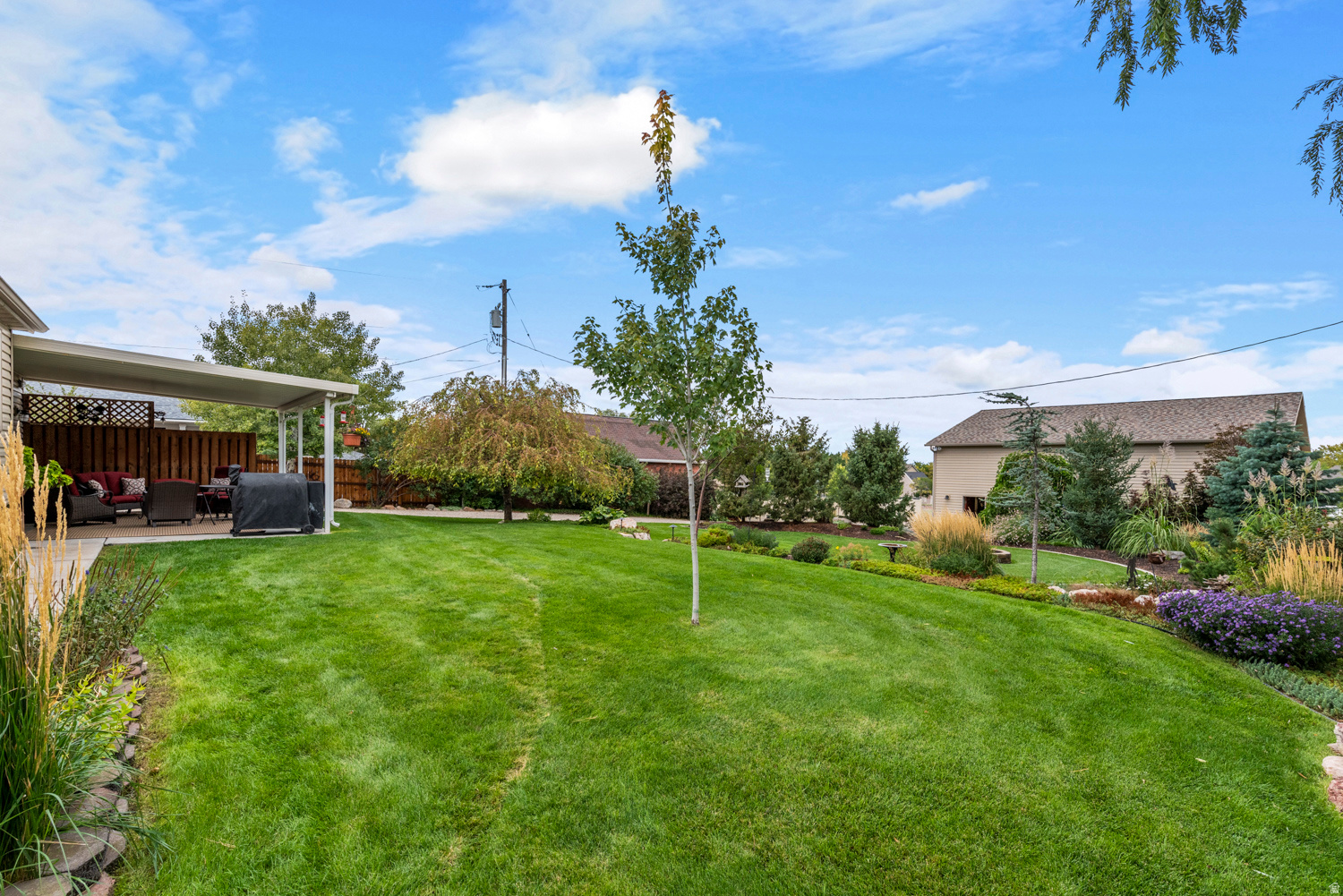835 E CANYON BREEZE LN