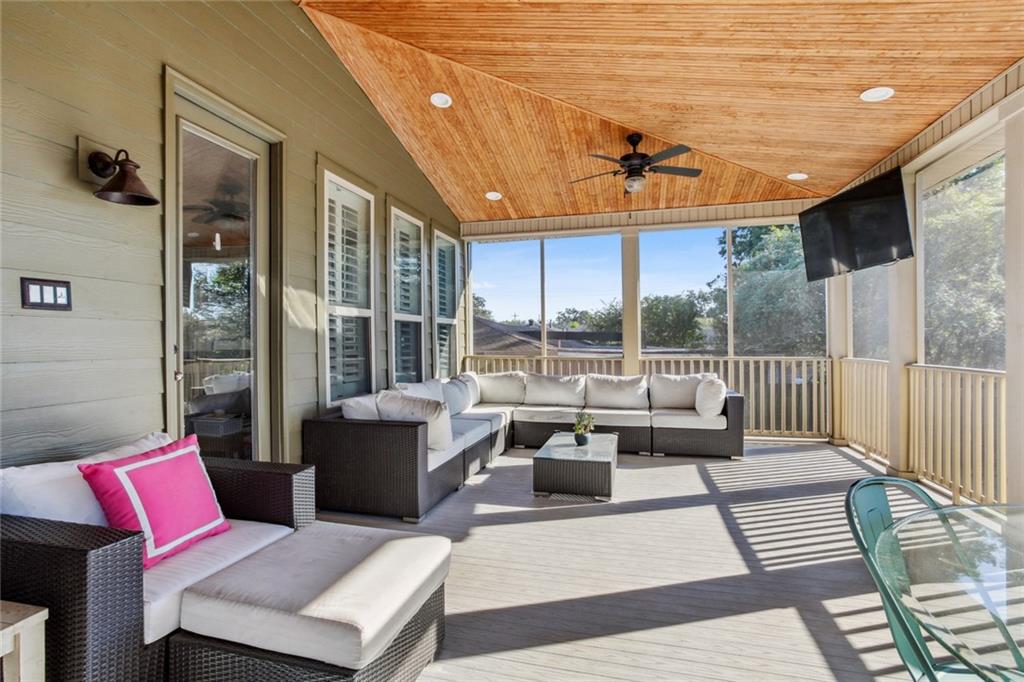 5726 CHAMBERLAIN Drive