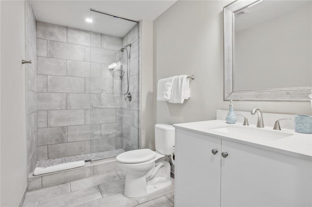 1111 TULANE Avenue 213