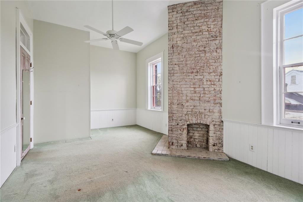1223 AMELIA Street 1223