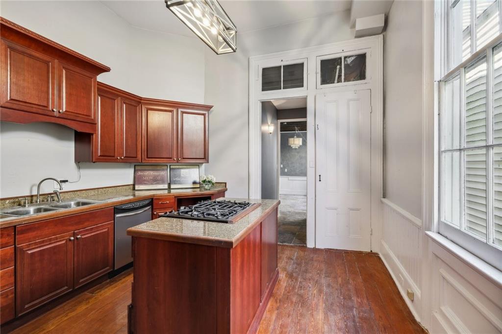 2425 CONSTANCE Street 2