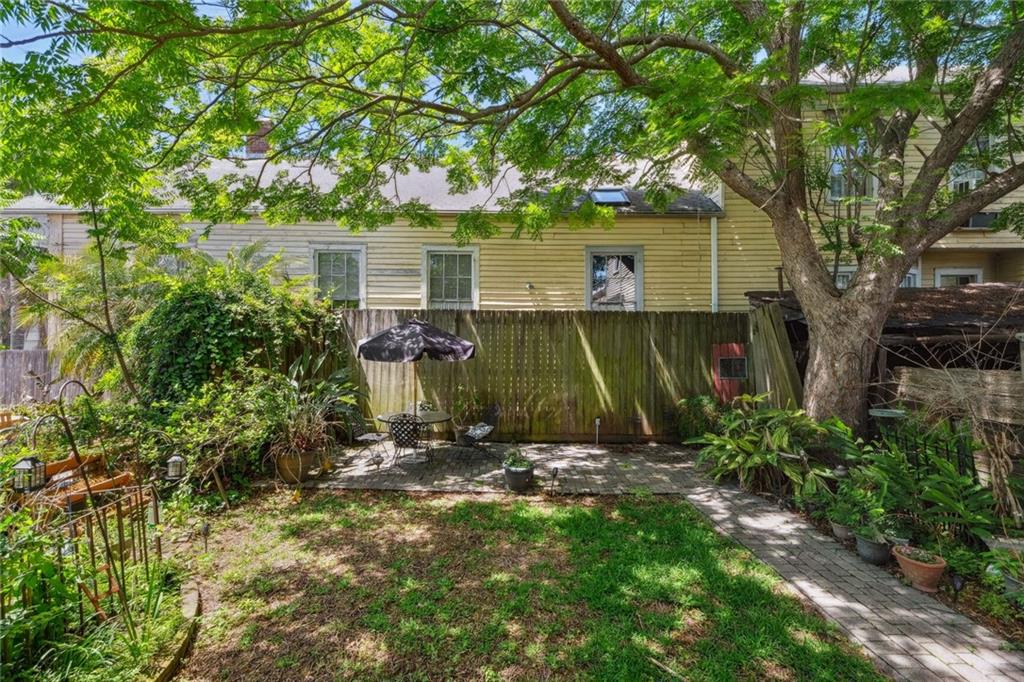 2425 CONSTANCE Street 2