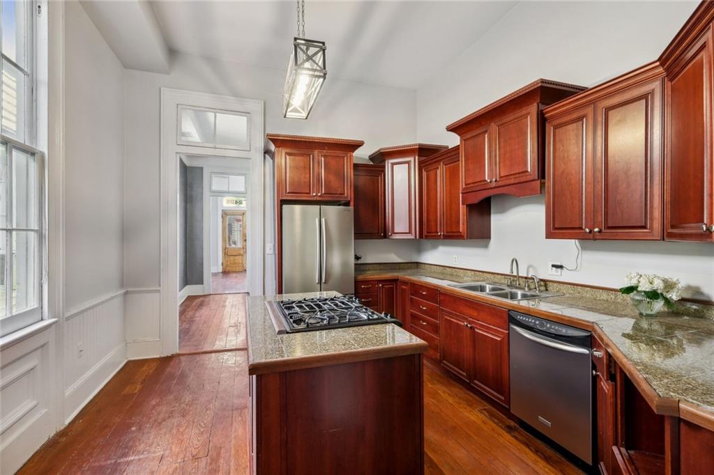 2425 CONSTANCE Street 2