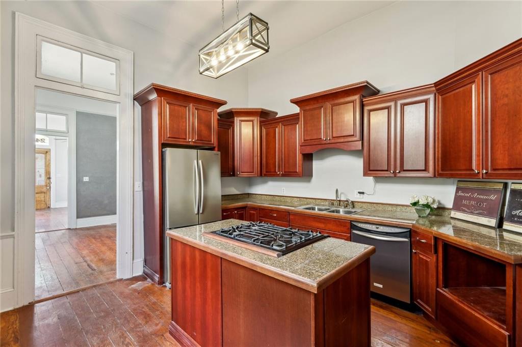 2425 CONSTANCE Street 2