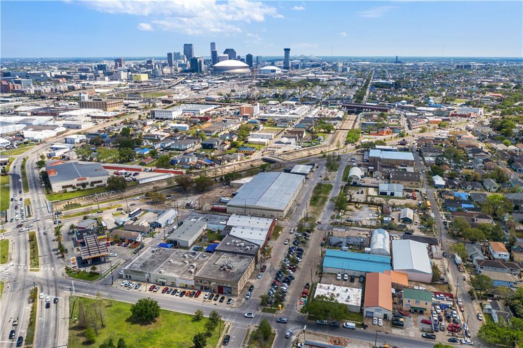 1514 S NORMAN C FRANCIS Parkway