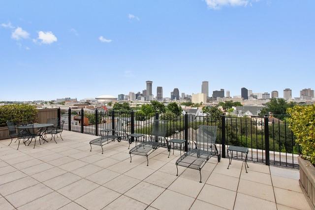 1750 ST CHARLES Avenue 208