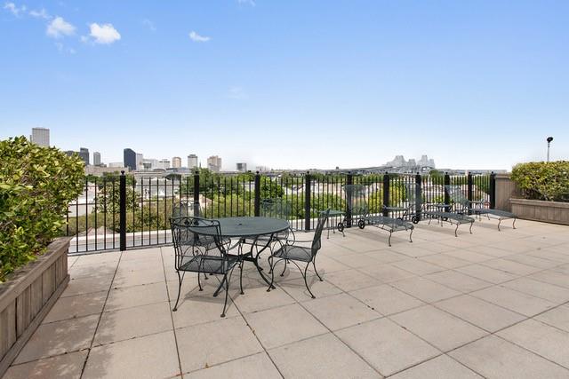 1750 ST CHARLES Avenue 208