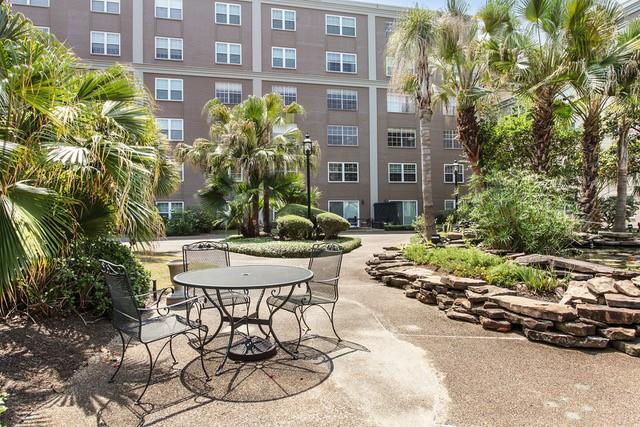 1750 ST CHARLES Avenue 208