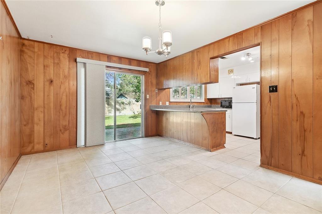 1559 RIDGECREST Drive
