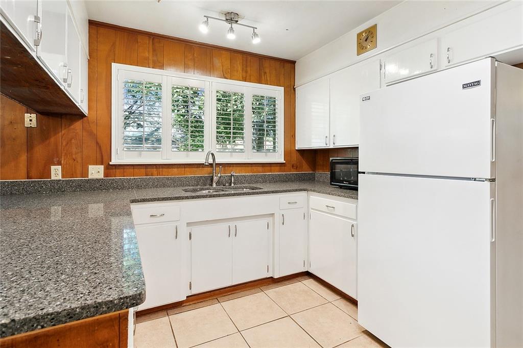 1559 RIDGECREST Drive