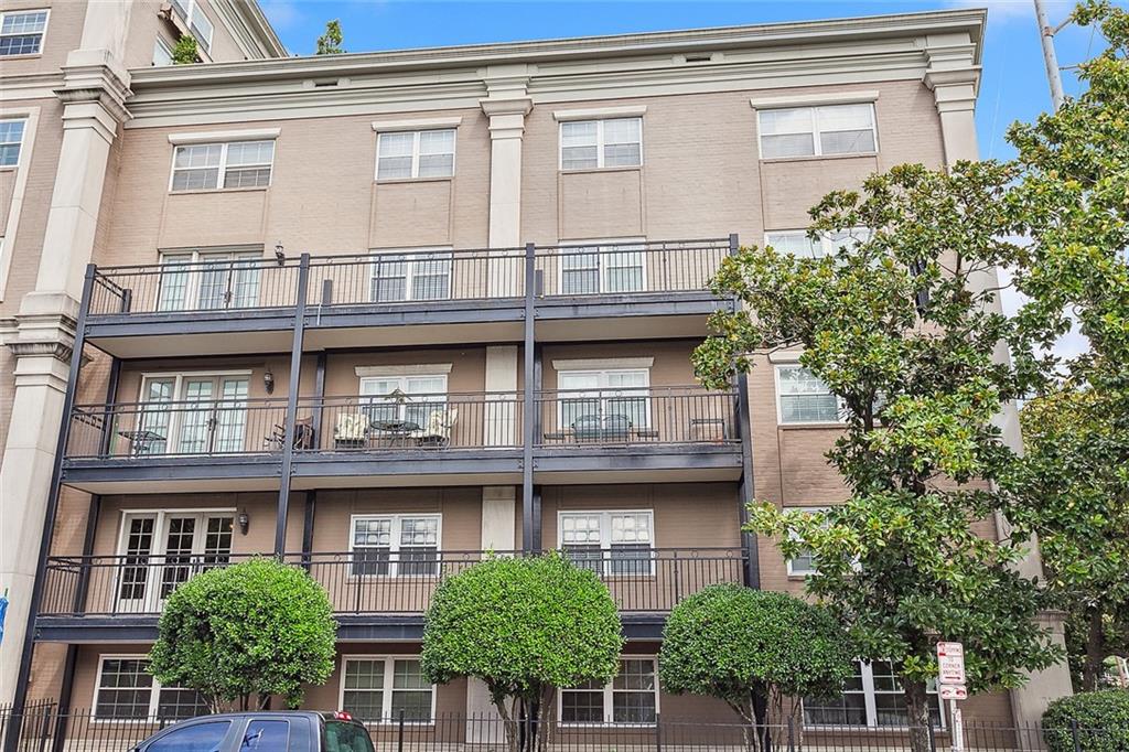1750 ST CHARLES Avenue 240