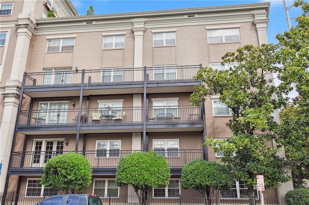 1750 ST CHARLES Avenue 240