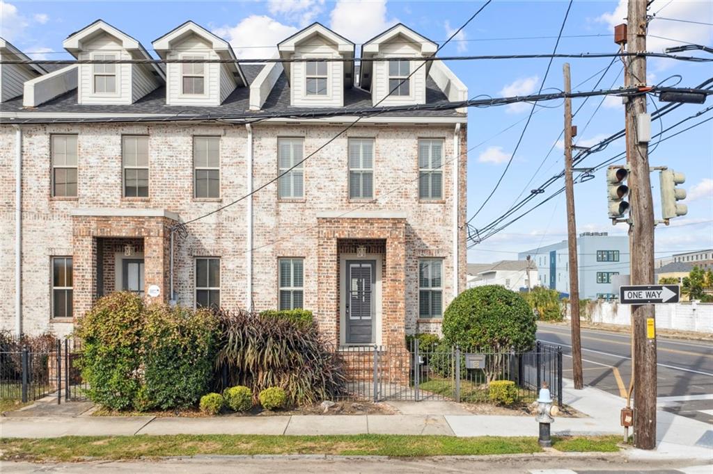 1501 ROBERT C BLAKES SR Drive