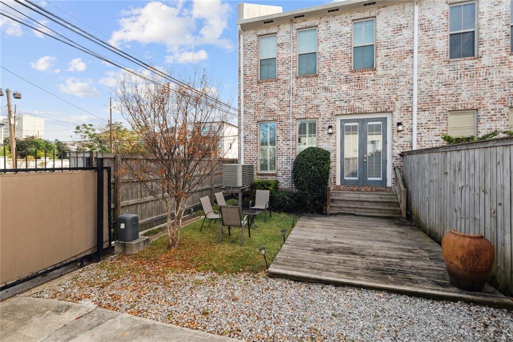 1501 ROBERT C BLAKES SR Drive