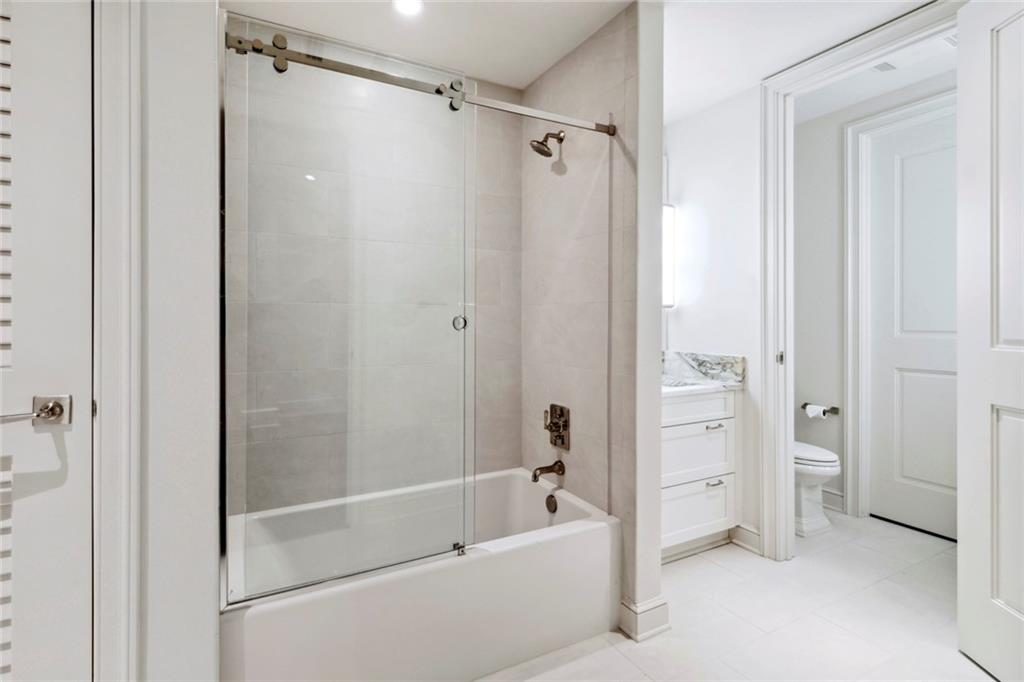 700 MAGAZINE Street 417