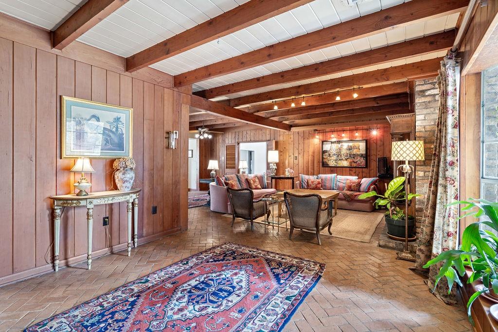 108 SOUTH Drive