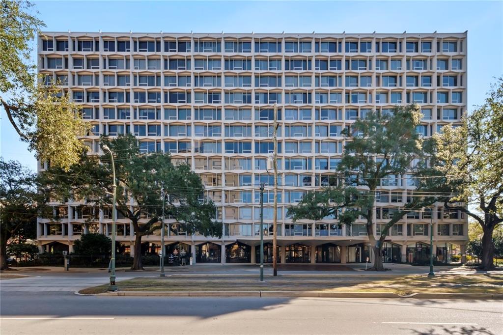 2100 ST CHARLES Avenue 2B