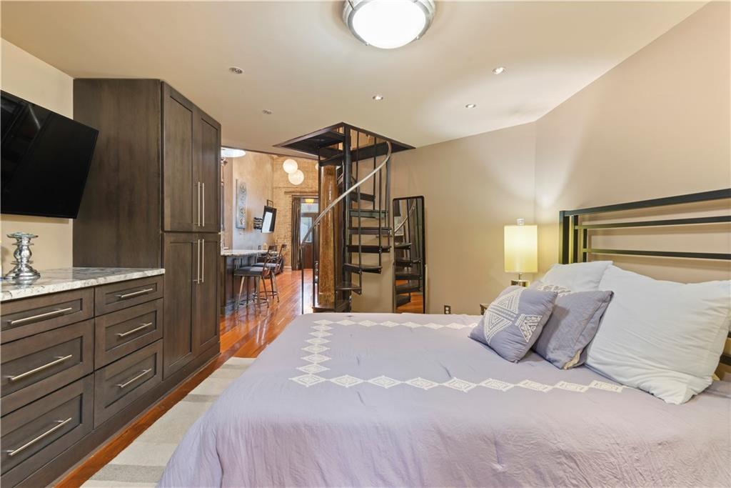 920 POEYFARRE Street 171