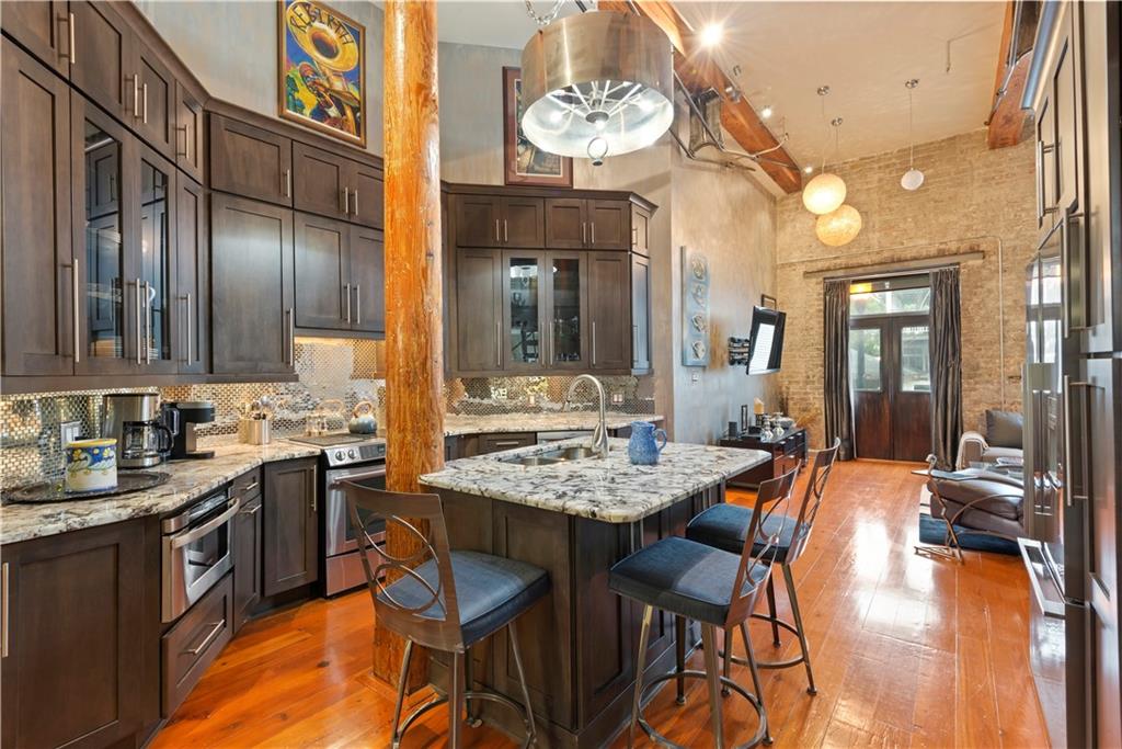 920 POEYFARRE Street 171