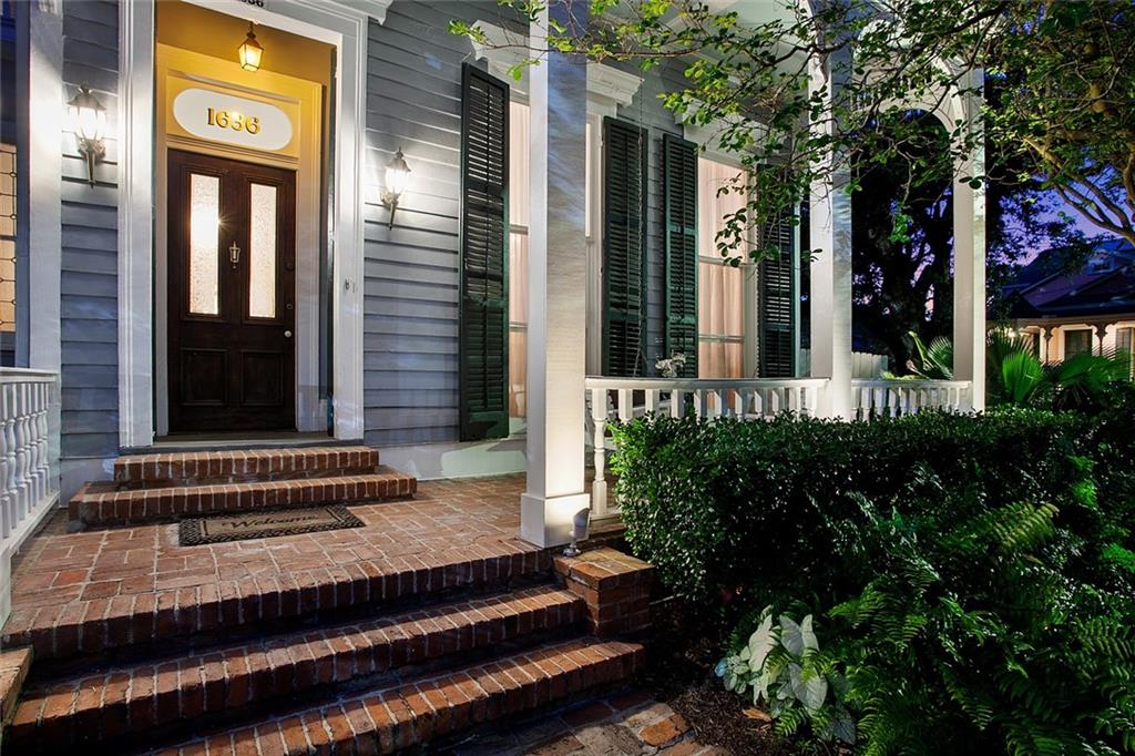 1636 CONSTANTINOPLE Street
