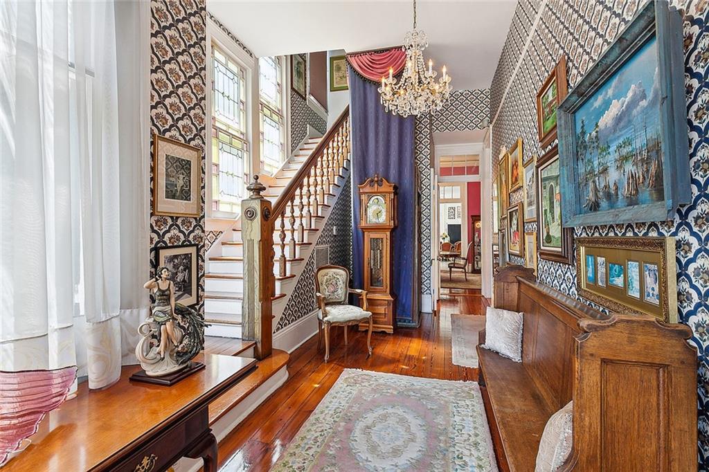 1636 CONSTANTINOPLE Street