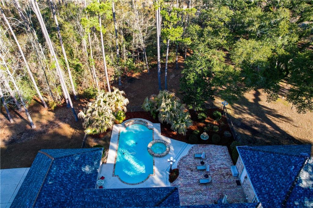 106 TWIN OAKS Lane