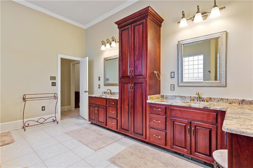 106 TWIN OAKS Lane