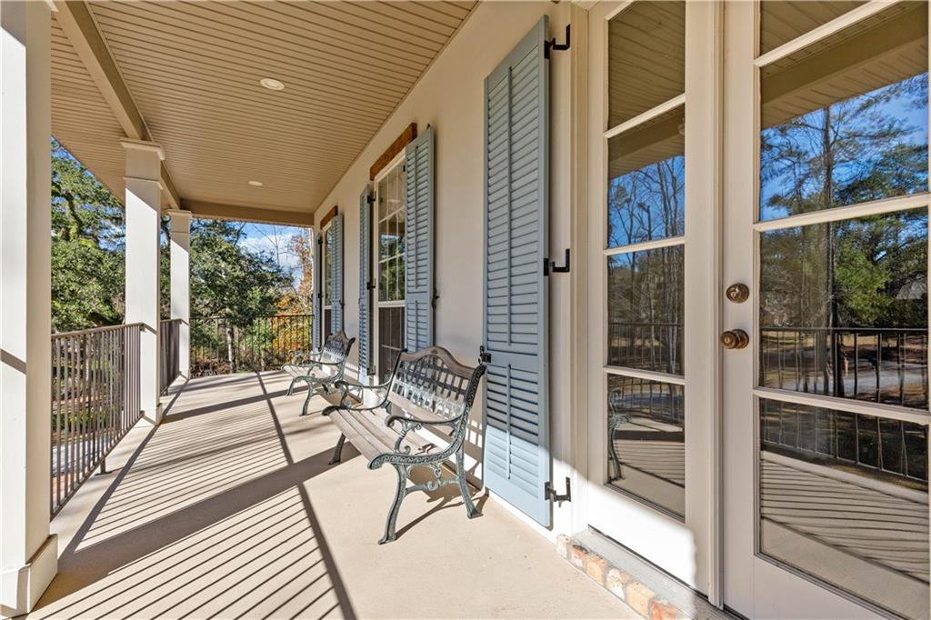 106 TWIN OAKS Lane