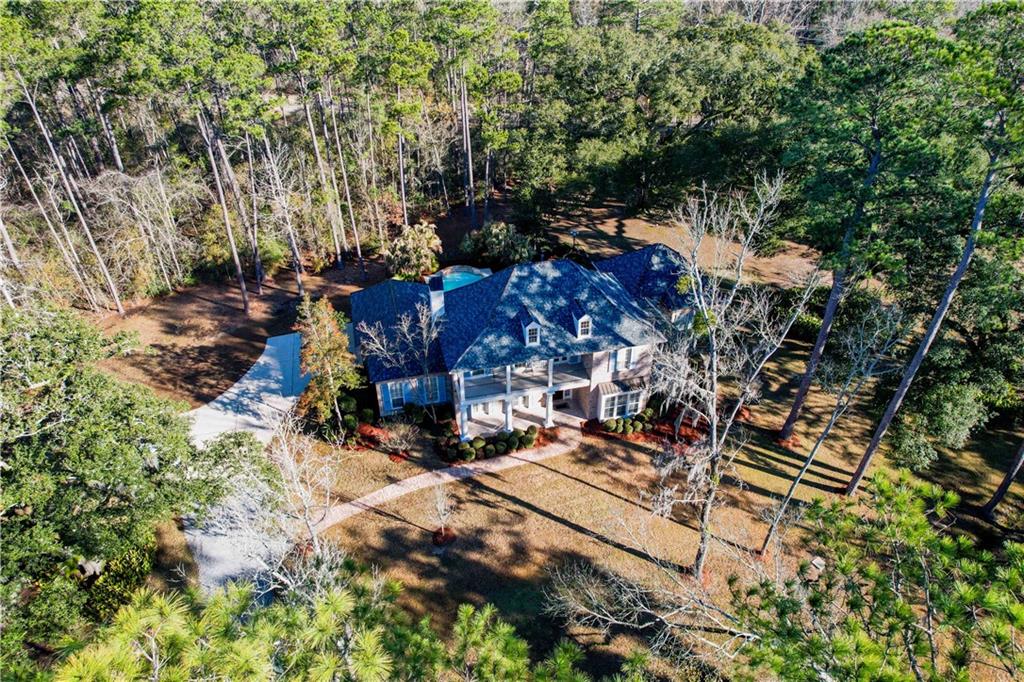 106 TWIN OAKS Lane
