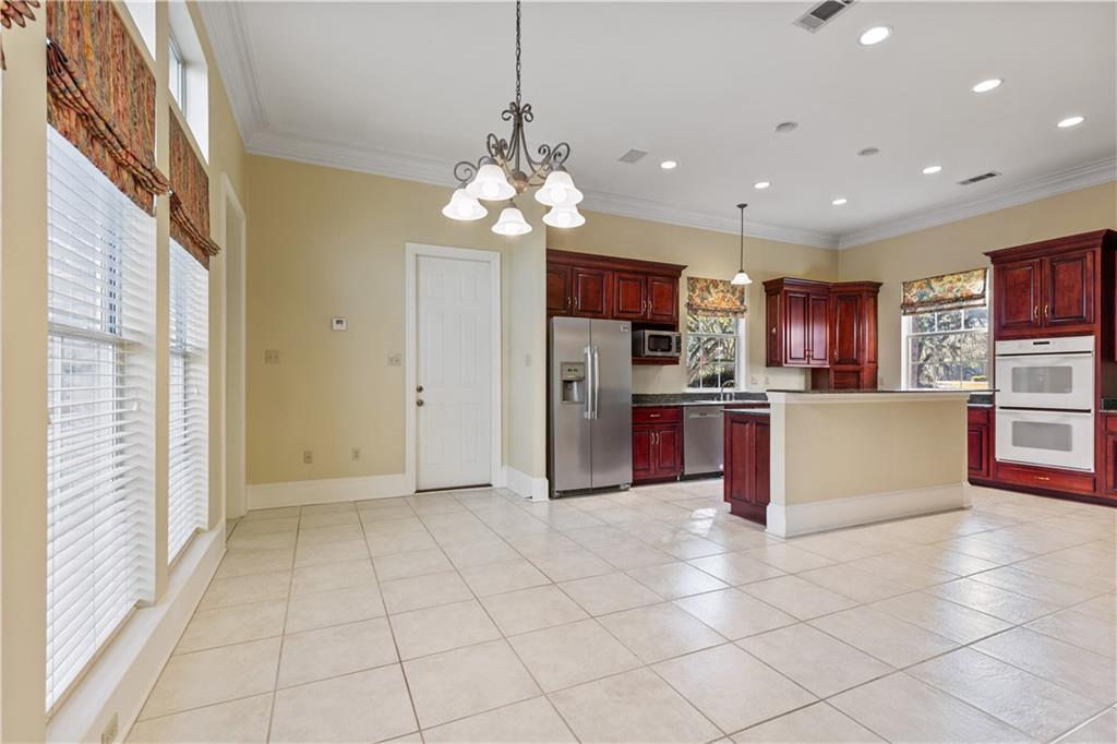 106 TWIN OAKS Lane
