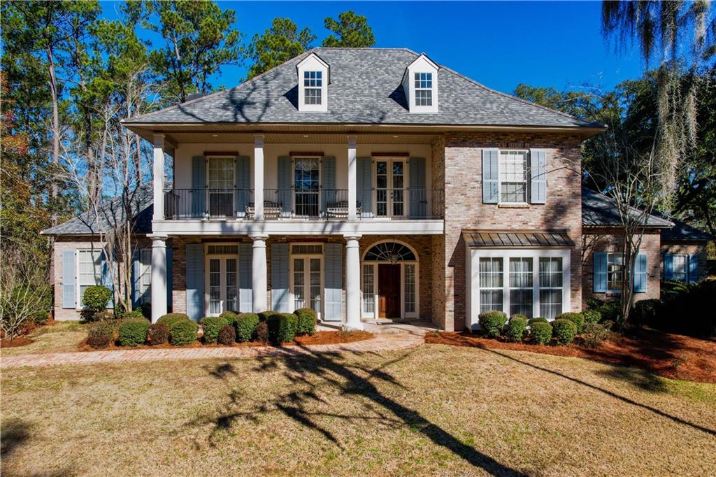 106 TWIN OAKS Lane