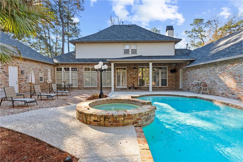 106 TWIN OAKS Lane