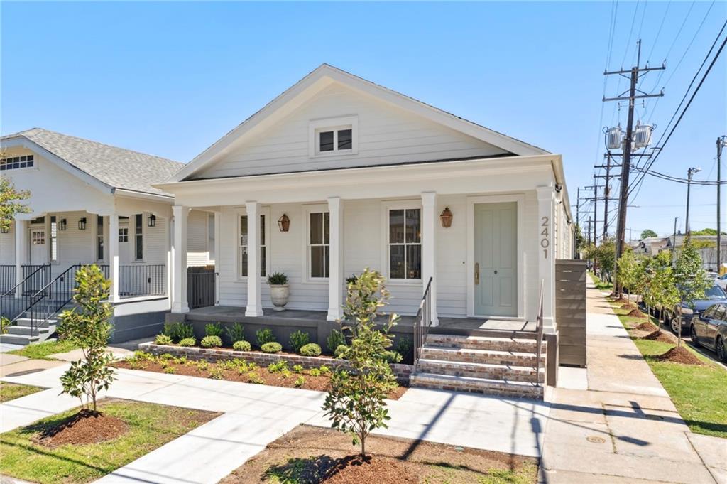 2401 VALENCE Street